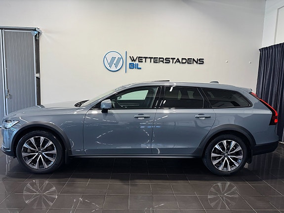 Volvo V90 Cross Country 2 of 27
