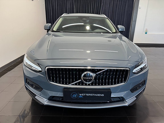Volvo V90 Cross Country 3 of 27