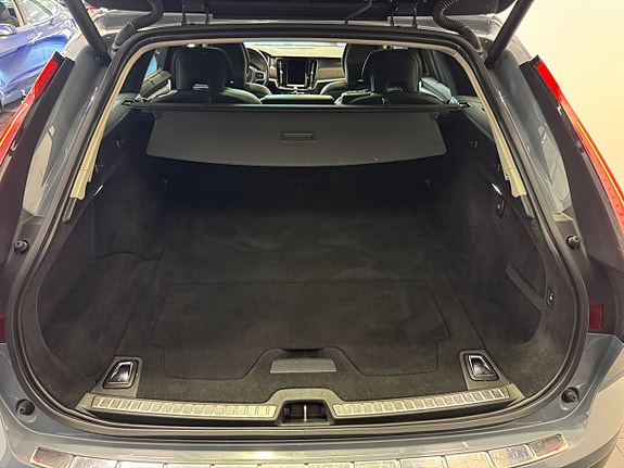 Volvo V90 Cross Country 25 of 27