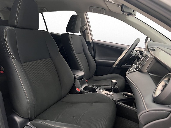 Toyota RAV4 14 of 30
