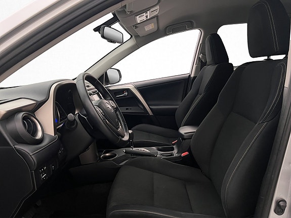 Toyota RAV4 12 of 30