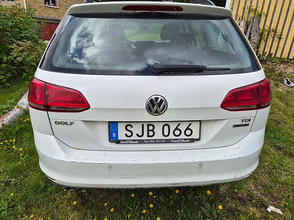 Volkswagen Golf VII 2 of 6