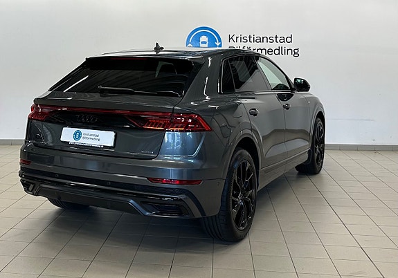 Audi Q8 8 of 12