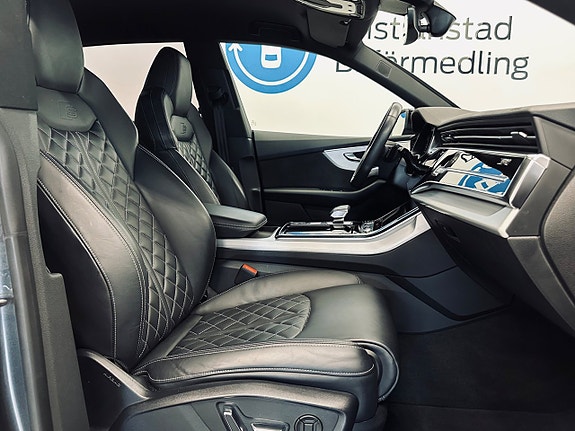 Audi Q8 9 of 12