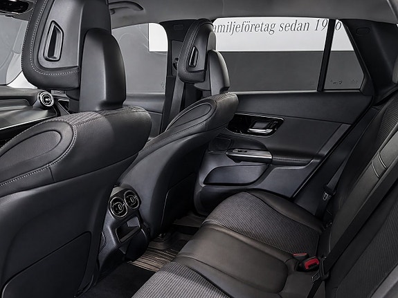 Mercedes-Benz GLC300 e 11 of 15