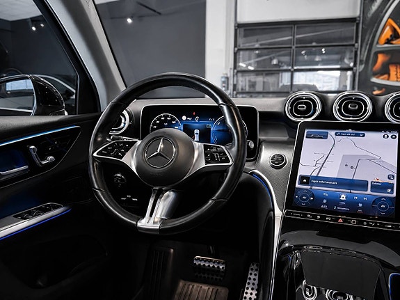 Mercedes-Benz GLC300 e 9 of 15