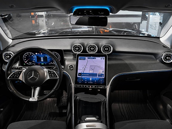 Mercedes-Benz GLC300 e 7 of 15