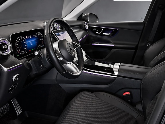 Mercedes-Benz GLC300 e 8 of 15