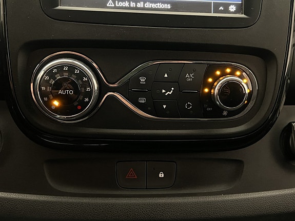 Opel Vivaro 26 of 28