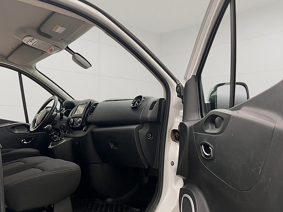 Opel Vivaro 28 of 28