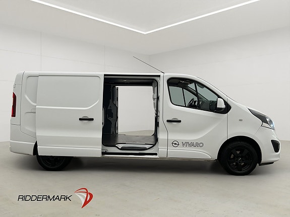 Opel Vivaro 12 of 28