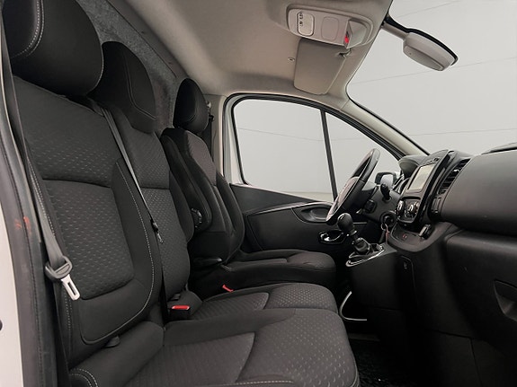 Opel Vivaro 27 of 28