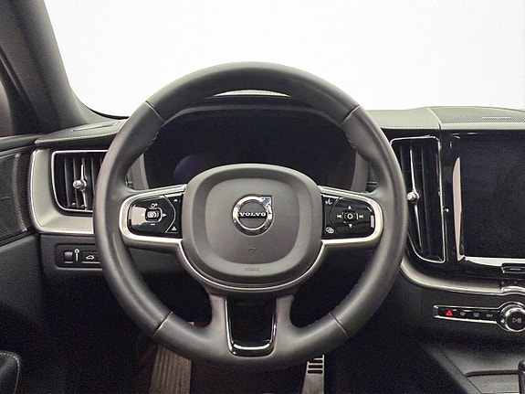 Volvo XC60 14 of 30
