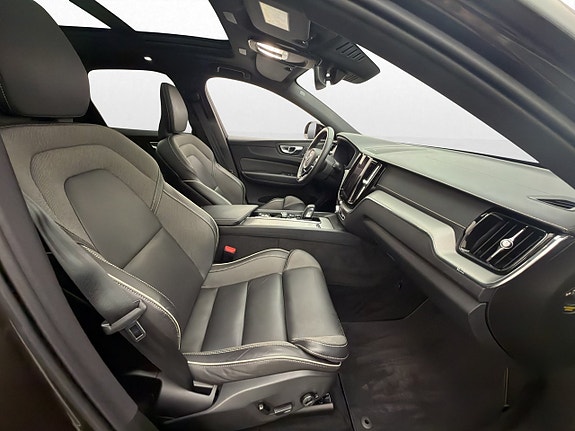 Volvo XC60 15 of 30