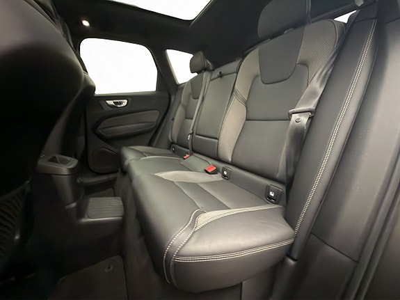 Volvo XC60 17 of 30