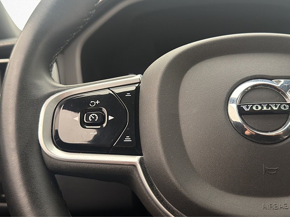 Volvo XC60 20 of 30