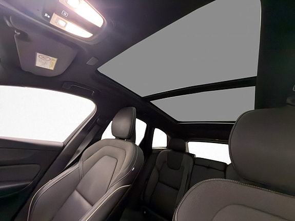 Volvo XC60 18 of 30