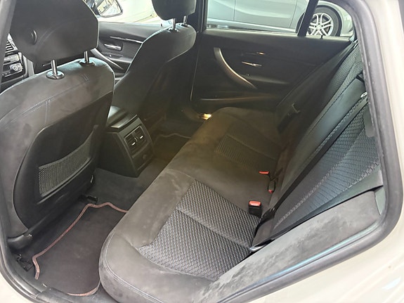BMW 320d 7 of 14