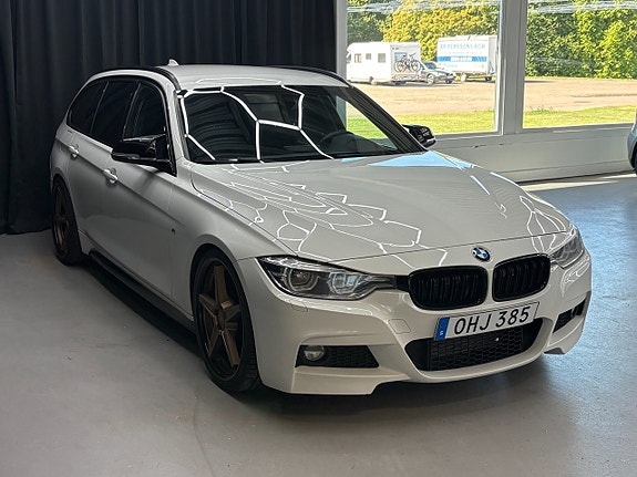 BMW 320d 2 of 14