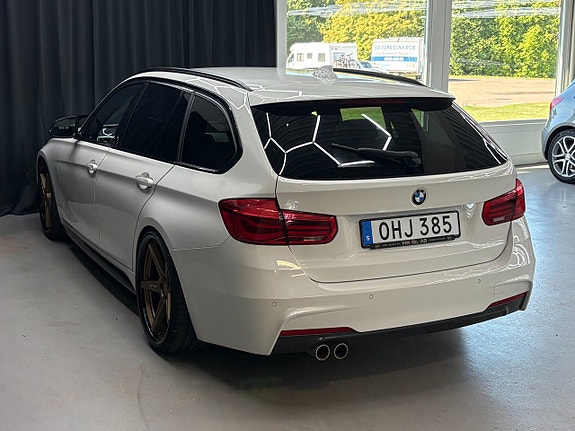 BMW 320d 3 of 14