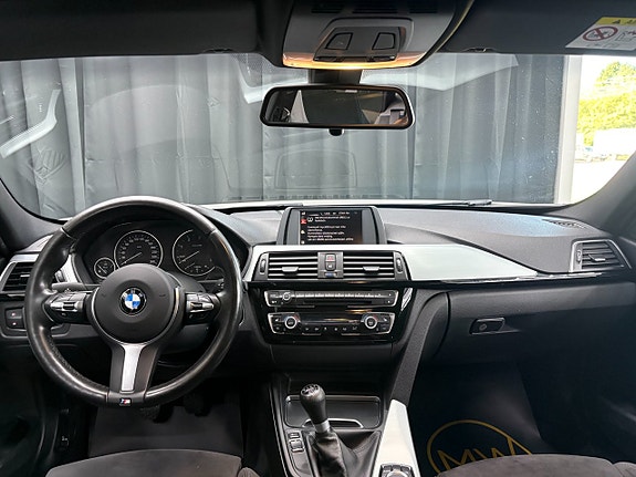 BMW 320d 9 of 14