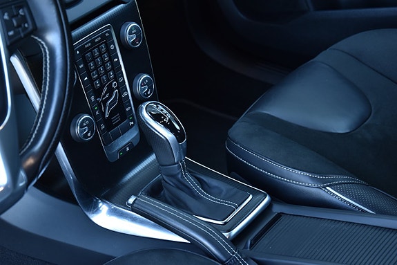 Volvo V40 12 of 25