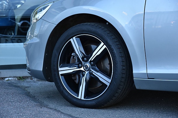 Volvo V40 9 of 25