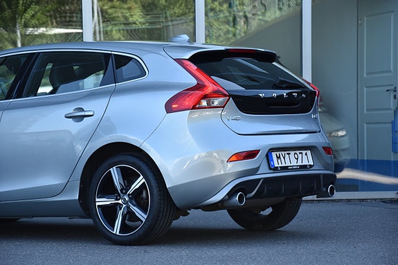 Volvo V40 6 of 25