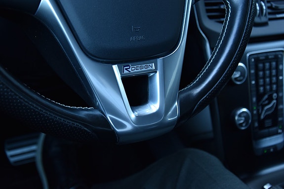 Volvo V40 21 of 25