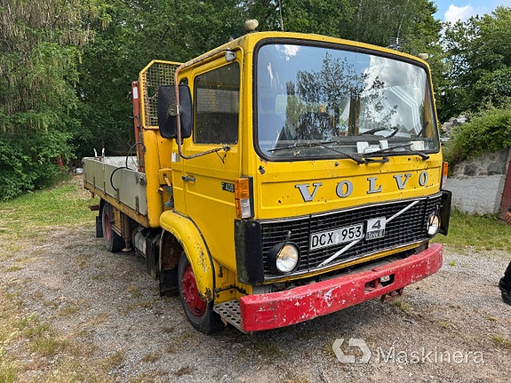Flakbil Volvo F408 med kran 3 of 27