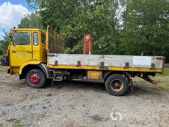 Flakbil Volvo F408 med kran 8 of 27