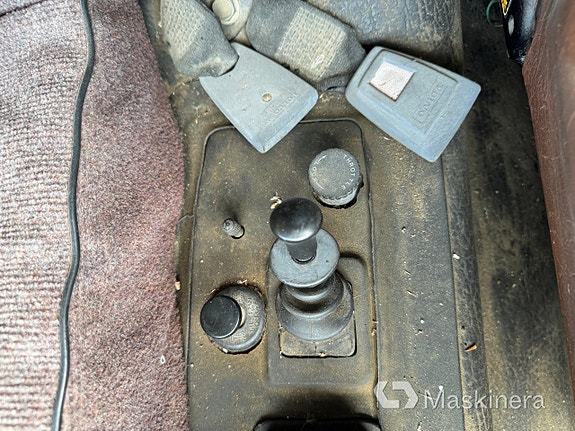 Flakbil Volvo F408 med kran 18 of 27