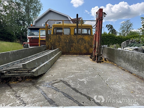 Flakbil Volvo F408 med kran 25 of 27