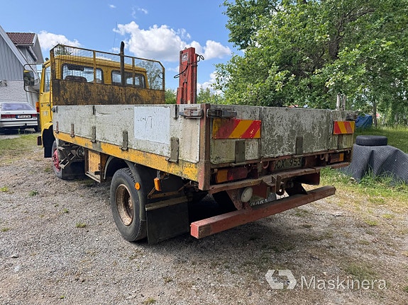 Flakbil Volvo F408 med kran 7 of 27