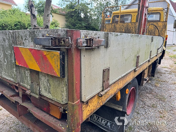 Flakbil Volvo F408 med kran 26 of 27