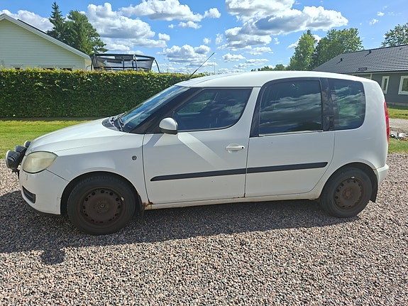 Skoda Roomster 2 of 5