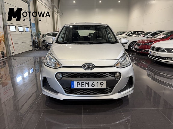 Hyundai i10 4 of 24