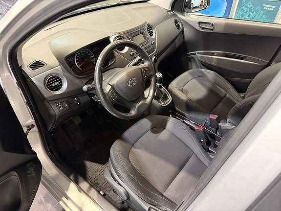 Hyundai i10 14 of 24