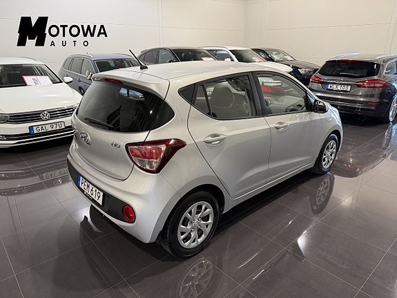 Hyundai i10 5 of 24