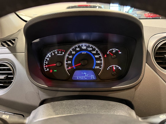 Hyundai i10 18 of 24
