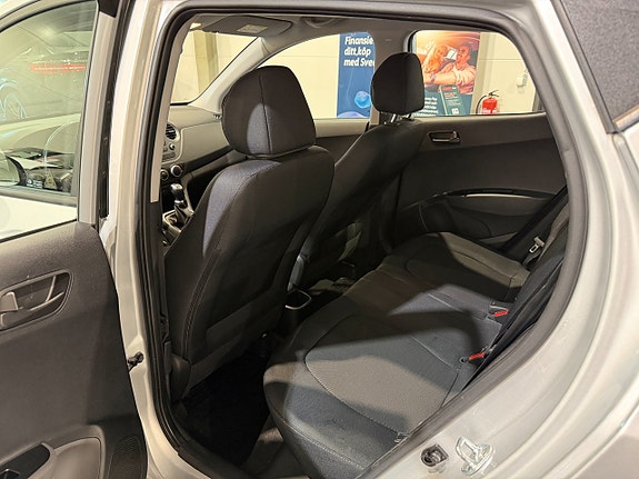 Hyundai i10 13 of 24