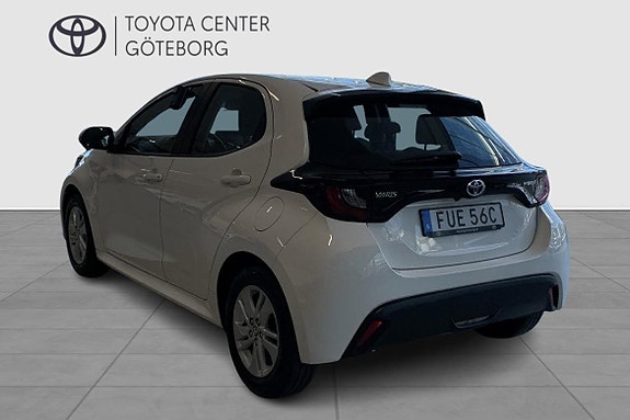 Toyota Yaris 3 of 13