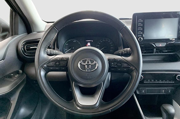 Toyota Yaris 12 of 13