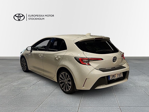 Toyota Corolla 2 of 13