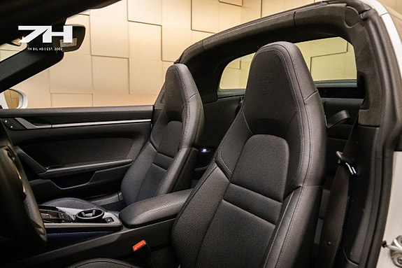 Porsche 911 Targa 4S 19 of 28