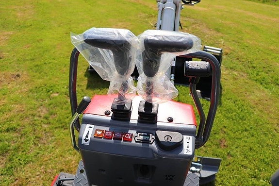 Takeuchi TB210R 4 of 6