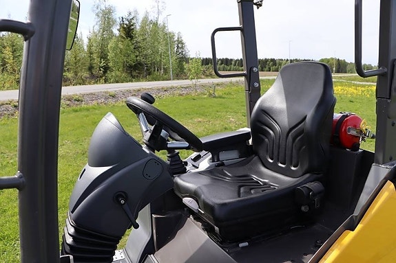 Mecalac MCL2 2 of 6