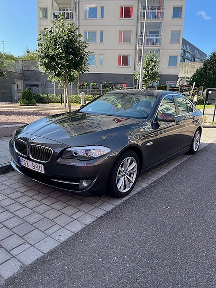 BMW 520d 4 of 5