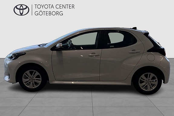 Toyota Yaris 4 of 12