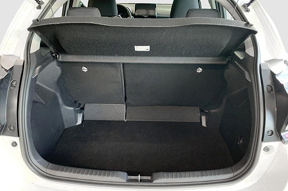 Toyota Yaris 12 of 12
